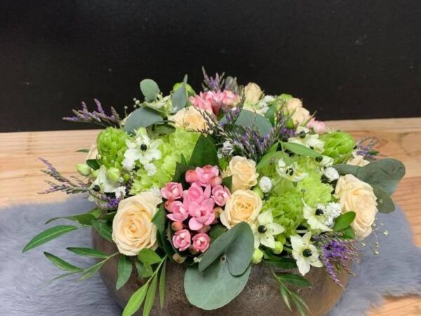 Bloemstuk Pastel in schaal